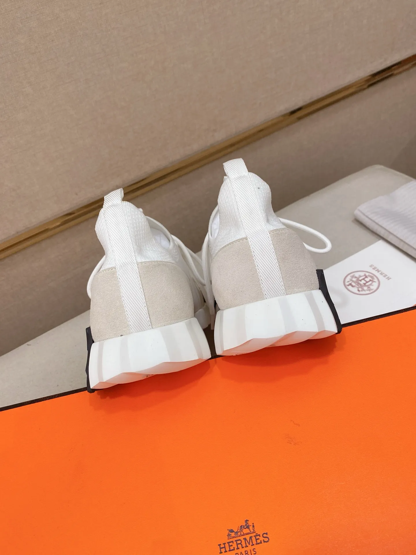 Men's clothing and shoes💰: 620💰《HERMES》【Classic Original Version】Hermès; Top 🔝 Purchasing Agency 🔍🔍Men's latest 🇺🇸 counters are on sale simultaneously, original imported from Italy ▲▲Silk cowhide with breathable fabric ▲▲ (high-end and expensive Qi·Grade) Exquisite workmanship (Italian 🇮🇹Imported water-dyed 🐂cowhide lining) Sole: Original sole provided by the original factory, ⚠️Exclusive double-layer activity·TPR·Rubber·Combined molded outsole; Super·comfortable·wear-resistant·non-slip·environmental protection The real thing is more beautiful if you take the real thing (high quality, follow the order), you can enter and exit the counter at will * Number of yards: 38·39·40·41·42·43·44# (can be customized 45.)